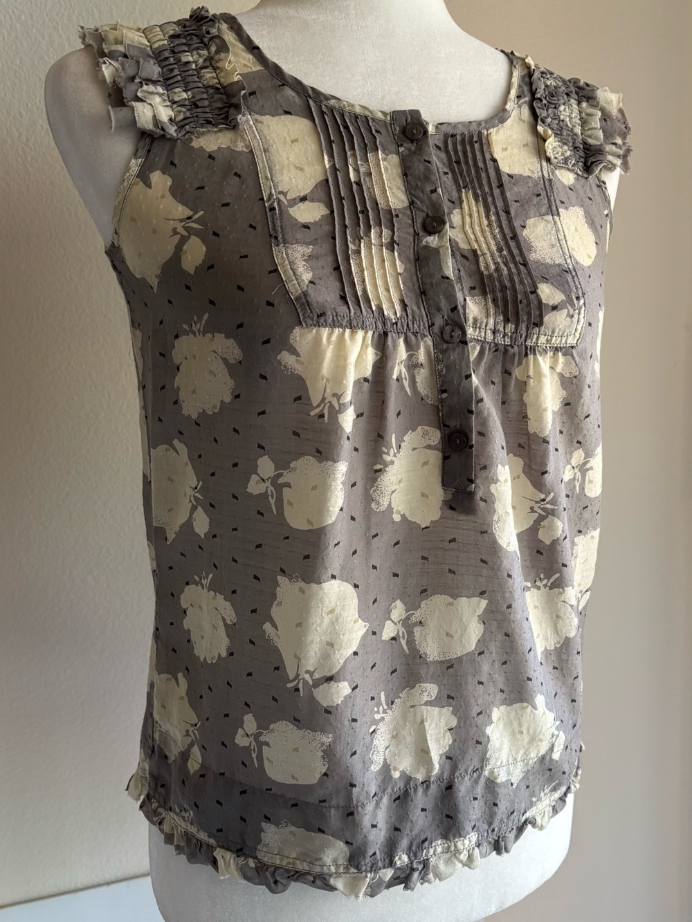 Kimchi Blue Gray and Cream Floral Pintuck Sleeveless Top